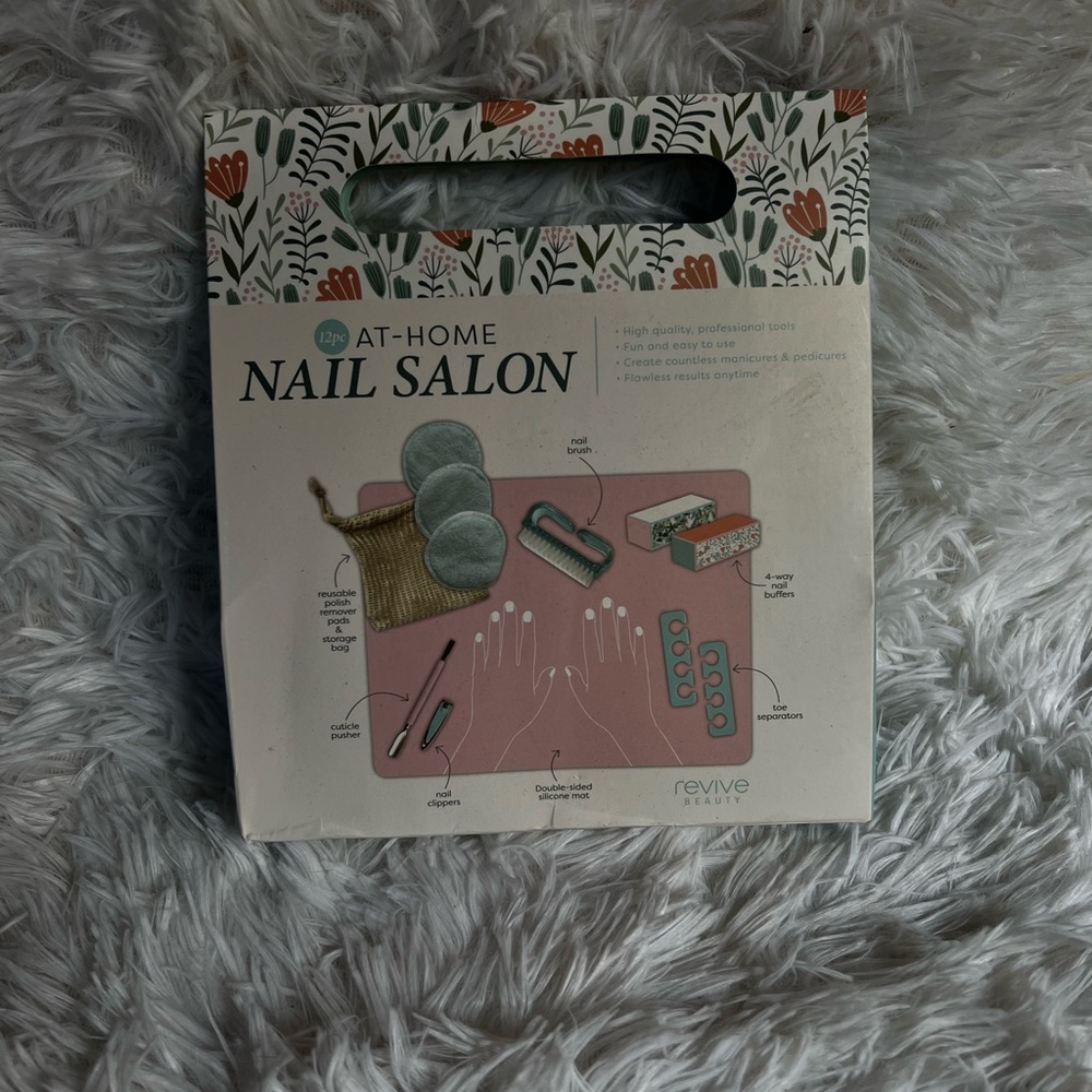 At Home Nail Salon Kit